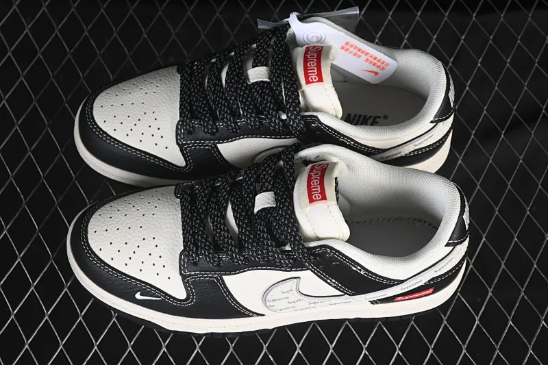 All categories Nk SB Dunk Series Nk SB Dunk Low High-end customized low-top sneakers Nike SB Dunk Low Supreme joint beige black silver high-end customized low-top casual sneakers HH7518-099